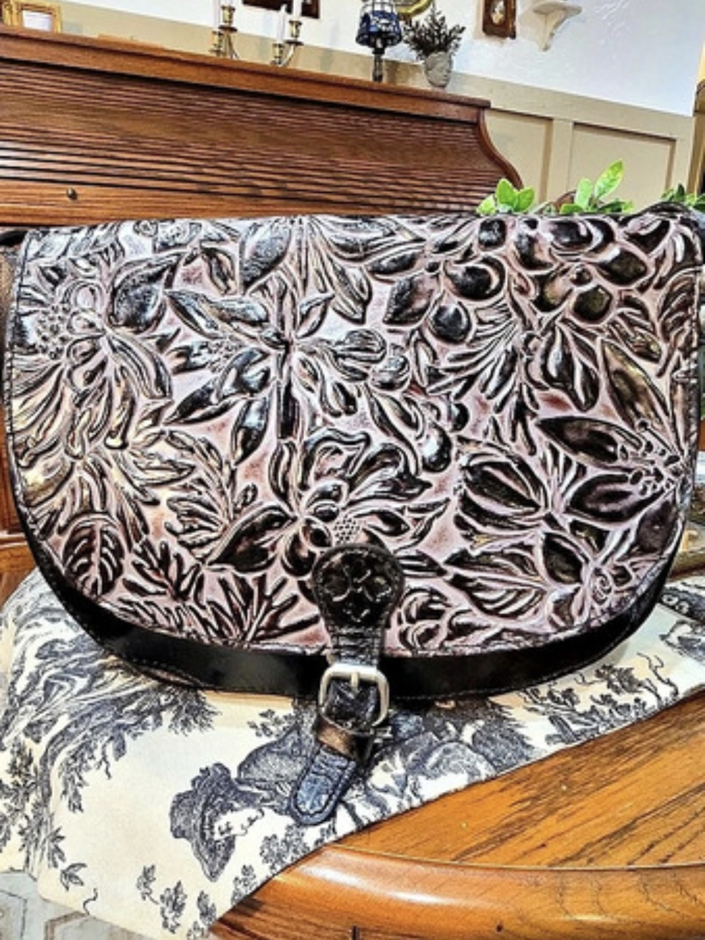 Patricia Nash Lucia Crossbody Saddle Bag Textured Floral Shoulder Bag in Brown &